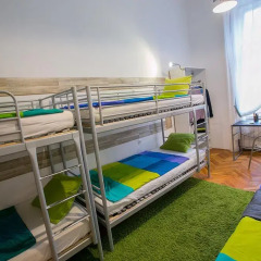 Friends Hostel and Apartments Budapest Кровать в женском общем номере с двухъярусной кроватью фото 5