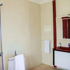 Отель Surf House Helena ванная