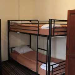 Gramophone Hostel Кровать в общем номере с двухъярусной кроватью фото 11
