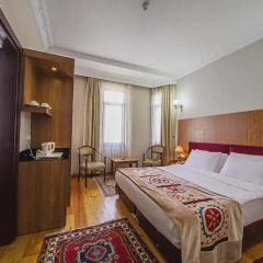 Hippodrome Hotel 3* Стандартный семейный номер с двуспальной кроватью фото 5