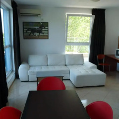 Апартаменты Sofia Apartments In Sunny Residence Солнечный берег комната для гостей