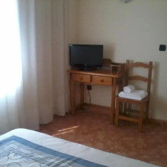 Отель Hostal Linares удобства в номере