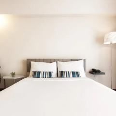 Samran Place Hotel 3* Улучшенный номер с различными типами кроватей фото 4