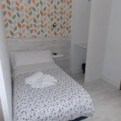 Отель Hostal Adis комната для гостей фото 3