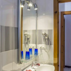 Отель Hostal Pericón Испания, Кониль-де-ла-Фронтера - отзывы, цены и фото номеров - забронировать отель Hostal Pericón онлайн ванная фото 2