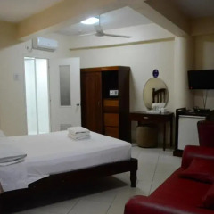 Kiwi Hotel 3* Улучшенный номер с различными типами кроватей фото 3