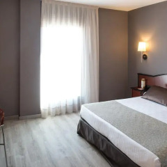 Catalonia Gran Hotel Verdi 4* Люкс с различными типами кроватей