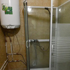 Гостиница Smorodina Hotel & Hostel в Новосибирске отзывы, цены и фото номеров - забронировать гостиницу Smorodina Hotel & Hostel онлайн Новосибирск ванная