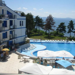 Отель Blue Bay Palace Apart Complex Болгария, Поморие - отзывы, цены и фото номеров - забронировать отель Blue Bay Palace Apart Complex онлайн бассейн фото 2