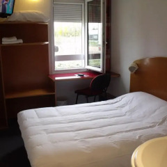 Отель Quick Palace Auxerre Стандартный номер с различными типами кроватей фото 12