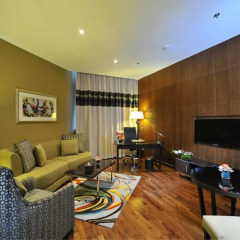 Отель Ramada Corniche 4* Люкс