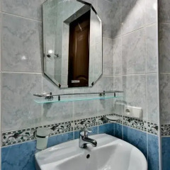 Отель Bed & Breakfast Bishkek 2* Кровать в мужском общем номере фото 14
