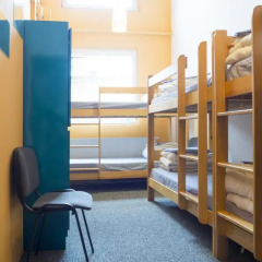 Music Hostel Rewolucji Кровать в общем номере с двухъярусной кроватью