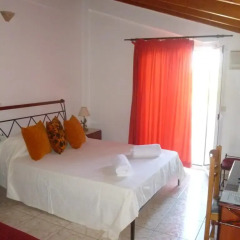 Апартаменты Pettas Apartments комната для гостей фото 4