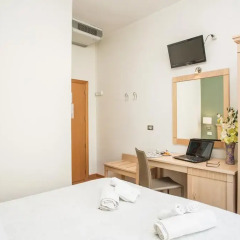 Hotel Butterfly 3* Стандартный номер с двуспальной кроватью фото 4