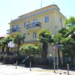 Hotel Parco Fellini вид на фасад фото 2