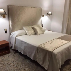 Отель Hostal la Carrasca комната для гостей фото 5