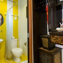 Отель Ploy Khumthong Boutique Resort Бангкок ванная