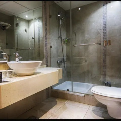 Отель Crystal Suites ванная