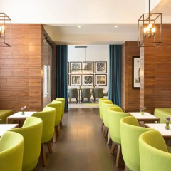 Отель Courtyard by Marriott Edinburgh Великобритания, Эдинбург - отзывы, цены и фото номеров - забронировать отель Courtyard by Marriott Edinburgh онлайн гостиничный бар фото 2