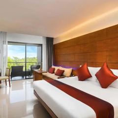 Отель Novotel Phuket Kata Avista Resort And Spa 4* Улучшенный номер с двуспальной кроватью