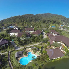 Отель Maekok River Village Resort балкон