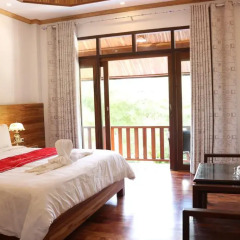 Отель Villa Oasis Luang Prabang 3* Номер Делюкс с двуспальной кроватью