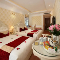 Отель Hanoi Guest House Royal 3* Семейный номер Делюкс с двуспальной кроватью