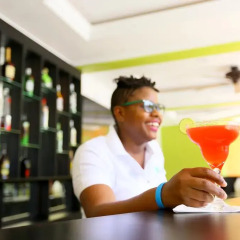 Отель Oasis Resort гостиничный бар