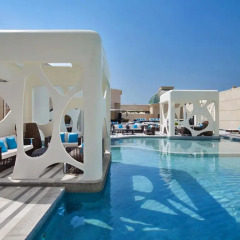 V Hotel Dubai, Curio Collection by Hilton бассейн фото 3
