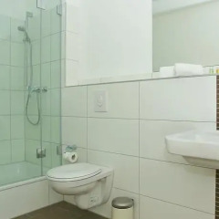 Отель Apartmenthouse Berlin - Am Görlitzer Park ванная фото 2