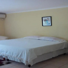 Отель Kingston Paradise Place Guesthouse Студия с различными типами кроватей фото 9