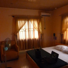 Johnson & Ladejo Hotel комната для гостей фото 2