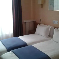 Crystal Hotel 3* Стандартный номер с 2 отдельными кроватями фото 3