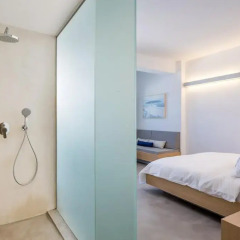 Отель Alti Santorini Suites Люкс с различными типами кроватей фото 12