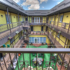 Гостиница Villa Bavaria Украина, Бердянск - отзывы, цены и фото номеров - забронировать гостиницу Villa Bavaria онлайн балкон
