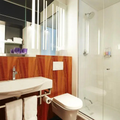 Отель Alt Hotel Toronto Airport Канада, Миссиссауга - отзывы, цены и фото номеров - забронировать отель Alt Hotel Toronto Airport онлайн ванная