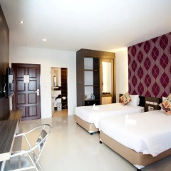Chill Patong Hotel 3* Улучшенный номер с двуспальной кроватью фото 4
