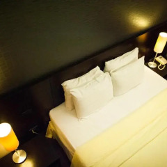 Отель Baan Silom Soi 3 2* Улучшенный номер с разными типами кроватей фото 27