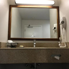 Отель Buena Vista Motor Inn сейф в номере