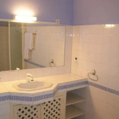 Отель Residence Saint-Jacques Bord de Mer Республика Конго, Пойнт-Нуар - отзывы, цены и фото номеров - забронировать отель Residence Saint-Jacques Bord de Mer онлайн ванная