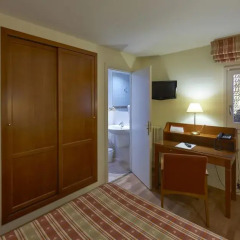 Hotel Abat Cisneros удобства в номере