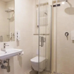 Отель Mandala Hostel & Apartments Польша, Познань - отзывы, цены и фото номеров - забронировать отель Mandala Hostel & Apartments онлайн ванная фото 2