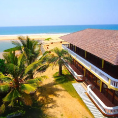 Отель Cocoon Sea Resort пляж