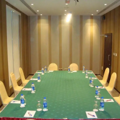 Отель Royal Ascot Hotel Apartment - Kirklees 2 ОАЭ, Дубай - отзывы, цены и фото номеров - забронировать отель Royal Ascot Hotel Apartment - Kirklees 2 онлайн помещение для мероприятий фото 2
