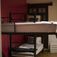 Отель Hostal Centro Historico Regina 2* Кровать в мужском общем номере фото 3