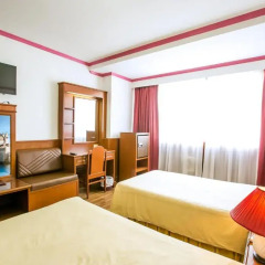 Elizabeth Hotel 3* Улучшенный номер с 2 отдельными кроватями фото 7