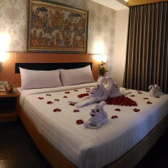 Отель Grand Puri Saron Yogyakarta 3* Номер Делюкс с различными типами кроватей фото 3