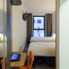 Отель easyHotel Brussels City Centre 3* Стандартный номер с 2 отдельными кроватями фото 7