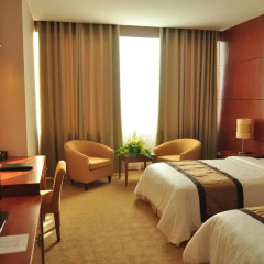 Muong Thanh Grand Ha Long Hotel 4* Номер Делюкс с 2 отдельными кроватями фото 3